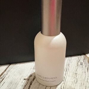 Essential Mool Cream - White